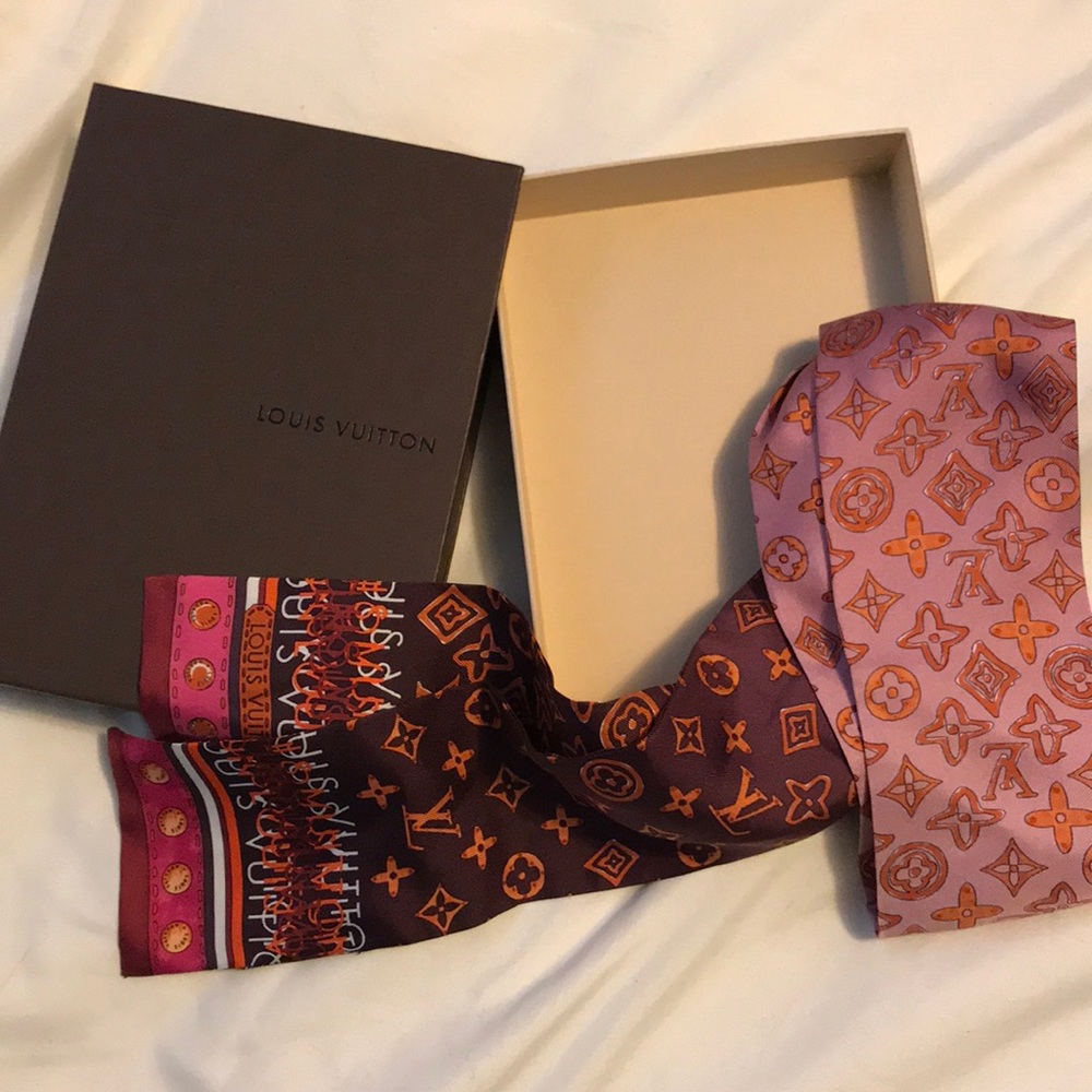 Authentic Louis Vuitton scarf ⚡️flash sale⚡️